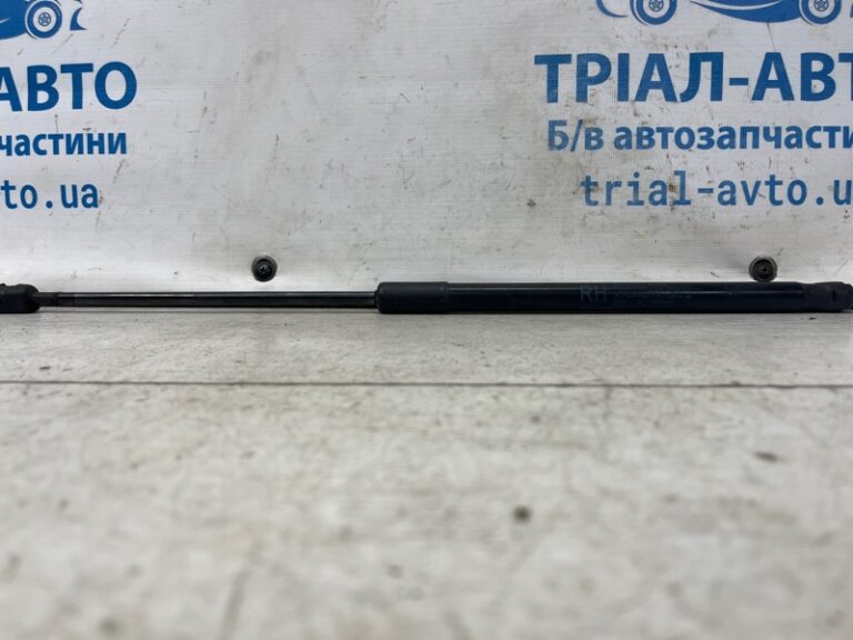 Амортизатор крышки багажника Hyundai I30 2011-2017 81770A6000 (Арт. 70402)