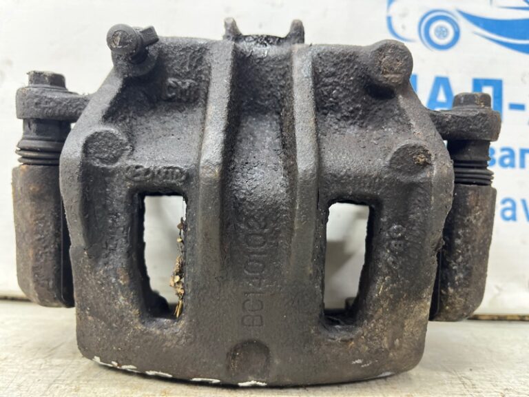 Суппорт передний правый Hyundai Santa fe 2005-2012 581302P700 (Арт. 70613)