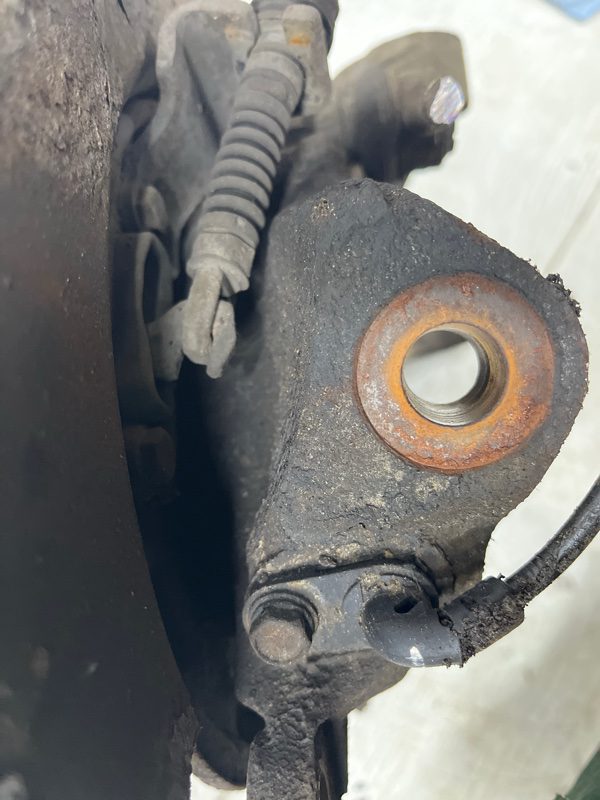 Цапфа задняя левая со ступицей Hyundai Santa fe 2005-2012 527102P000 (Арт. 70628) Цапфа задняя левая со ступицей Hyundai Santa fe 2005-2012 527102P000 (Арт. 70628)