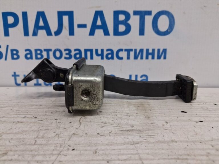 Ограничитель двери задний правый Kia Sportage 2015-2022 79490D9000 (Арт. 70787)