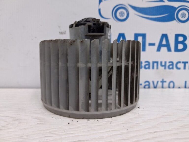 Моторчик печки Toyota Land Cruiser 1998-2007 8710526040 (Арт. 70863)