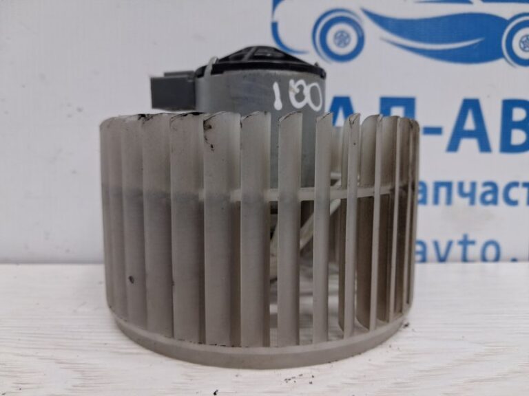 Моторчик печки Toyota Land Cruiser 1998-2007 8710526040 (Арт. 70864)