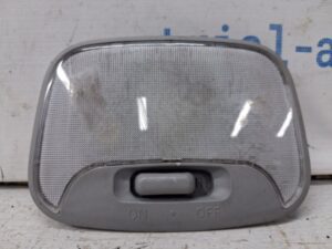 Плафон задний Mitsubishi Pajero Wagon 1999-2006 MR748283 (Арт. 71151)