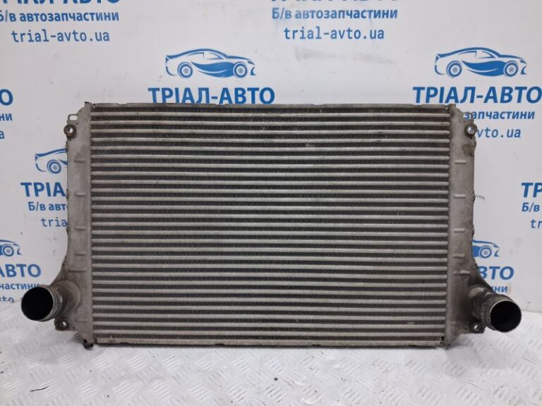 Радиатор интеркуллера Toyota Avensis 2002-2010 179400R010 (Арт. 71216)