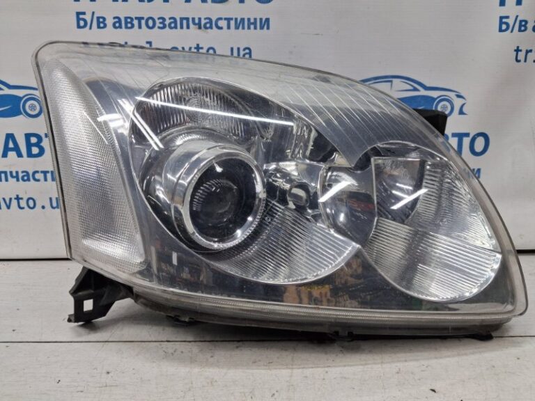 Фара правая галоген Toyota Avensis 2002-2010 8113005211 (Арт. 71321)