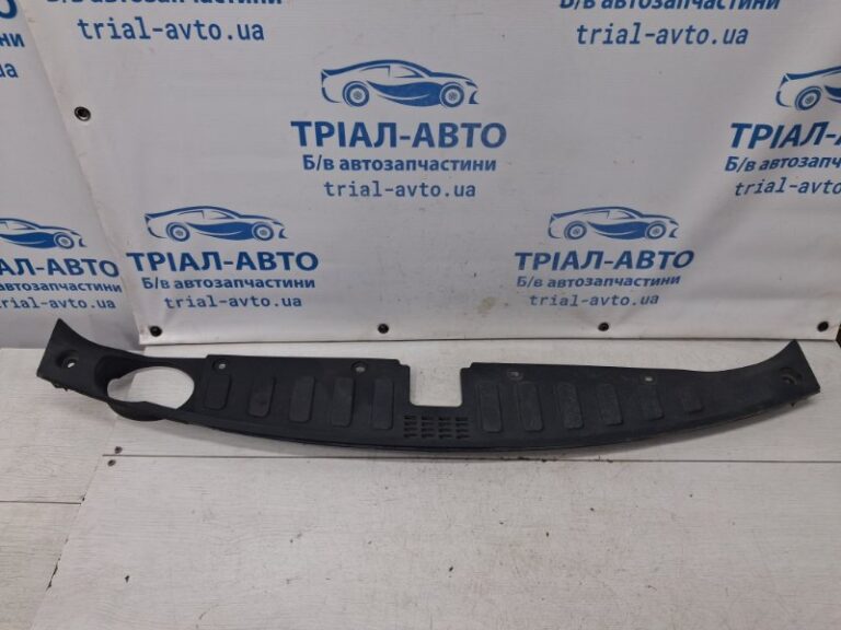 Накладка передней панели Kia Sorento 2009-2021 863661U500 (Арт. 71789)