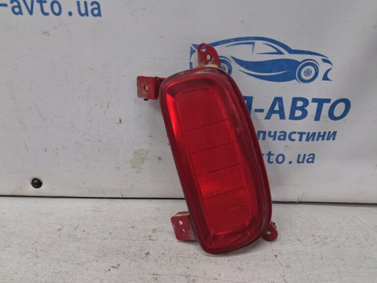 Катафот правый Kia Sorento 2009-2021 924062P700 (Арт. 71796)