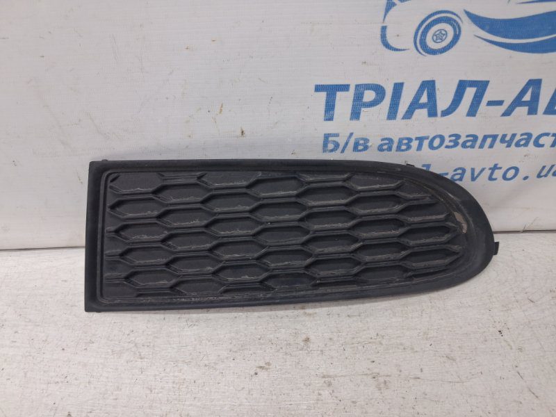 Решетка противотуманки левая Dodge Journey 2007-2020 68079853AA (Арт. 71799) Решетка противотуманки левая Dodge Journey 2007-2020 68079853AA (Арт. 71799)