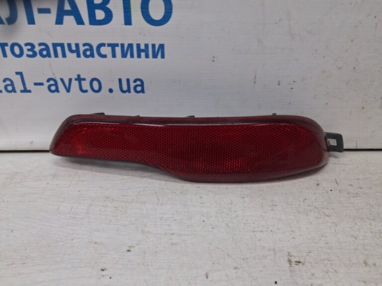 Катафот правый Jeep Cherokee 2013-2019 68105144AB (Арт. 71849)
