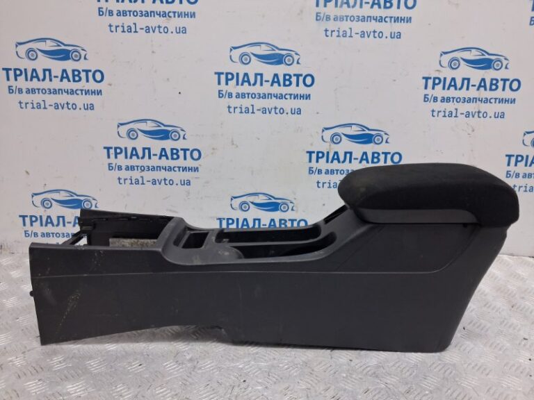 Подлокотник Mitsubishi Lancer 2010-2017 8011A219XA (Арт. 72358)