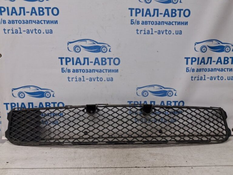 Решетка бампера центральная Mitsubishi Lancer 2010-2017 6400A827 (Арт. 72408)