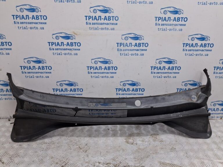 Дефлектор дворников Kia Sorento 2014-2020 86150C6000 (Арт. 72463)