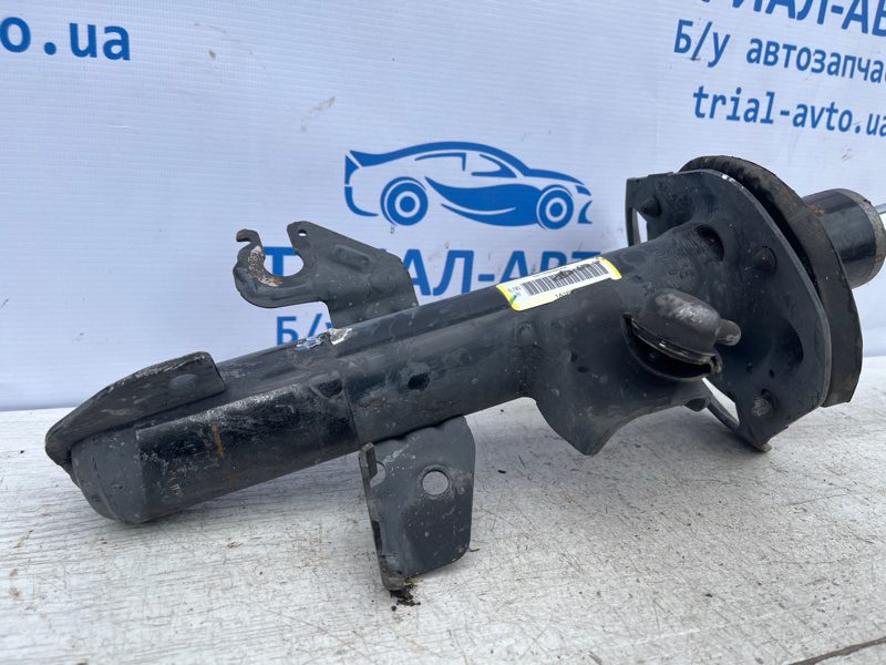 Амортизатор передний правый Jeep Cherokee 2013-2019 5168580AF (Арт. 72504) Амортизатор передний правый Jeep Cherokee 2013-2019 5168580AF (Арт. 72504)