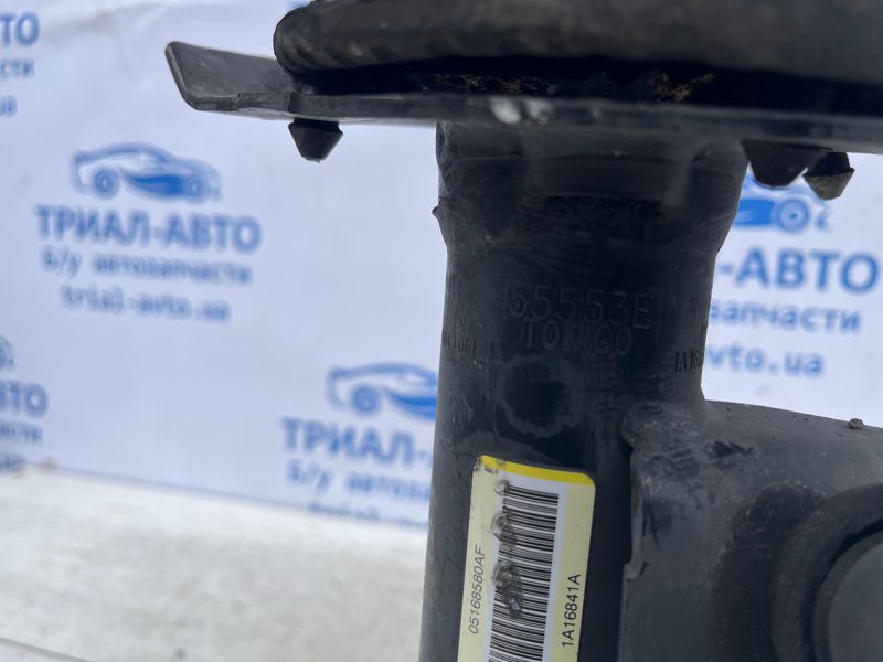 Амортизатор передний правый Jeep Cherokee 2013-2019 5168580AF (Арт. 72504) Амортизатор передний правый Jeep Cherokee 2013-2019 5168580AF (Арт. 72504)