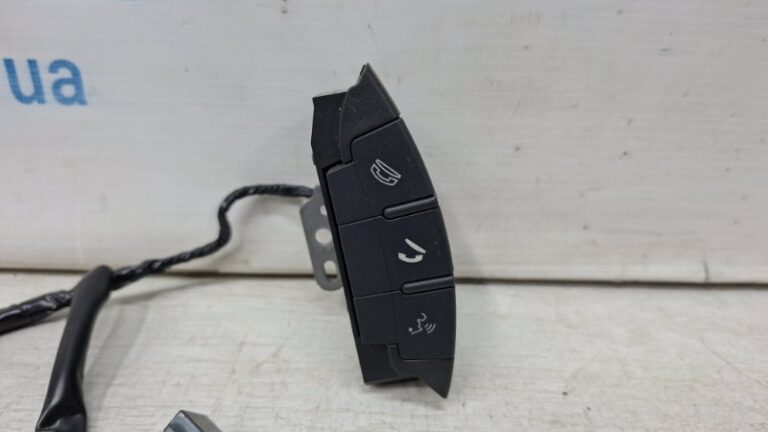 Кнопка руля Mitsubishi Lancer 2007-2017 8750A021 (Арт. 72619)