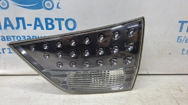 Фонарь задний внутренний правый Mitsubishi Outlander 2007-2012 8331A006 (Арт. 72668)