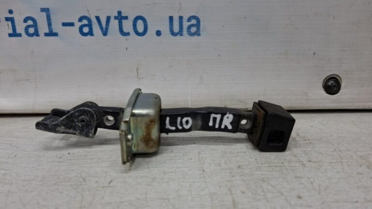 Ограничитель двери передний правый Mitsubishi Lancer 2007-2017 5702A040 (Арт. 72678)