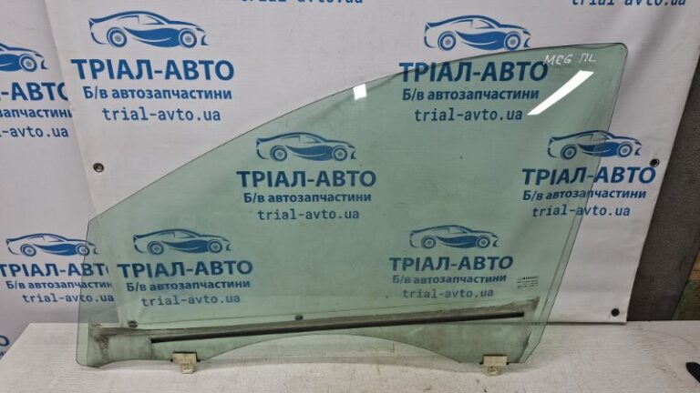 Стекло двери переднее левое Renault Megane 2008-2016 803012464R (Арт. 72682)