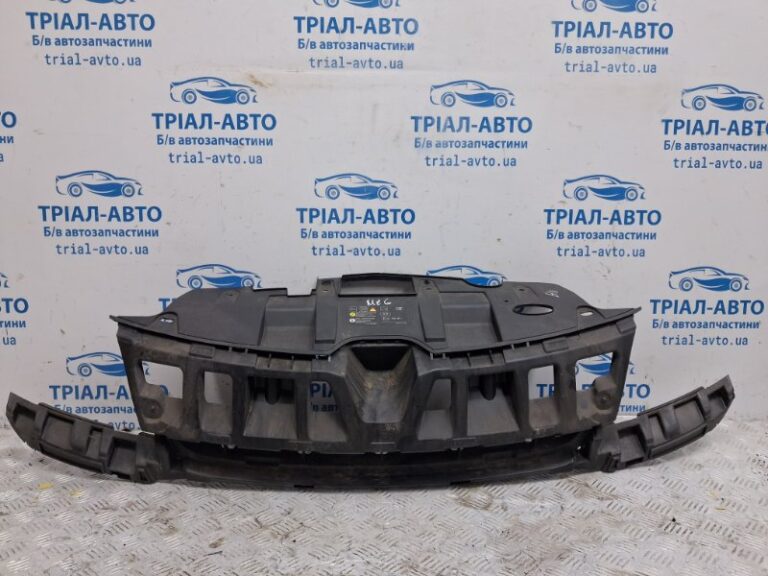 Накладка передней панели Renault Megane 2008-2016 620367065R (Арт. 72734)