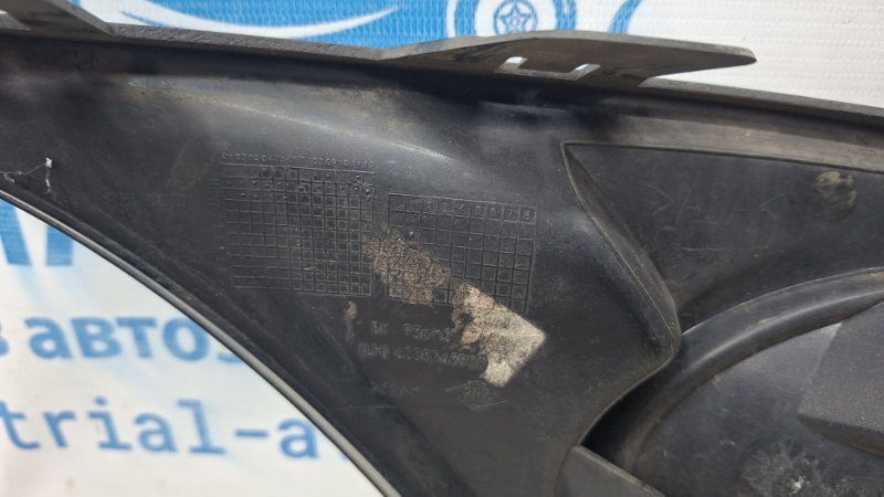 Решетка противотуманки левая Renault Megane 2008-2016 620727820R (Арт. 72735) Решетка противотуманки левая Renault Megane 2008-2016 620727820R (Арт. 72735)