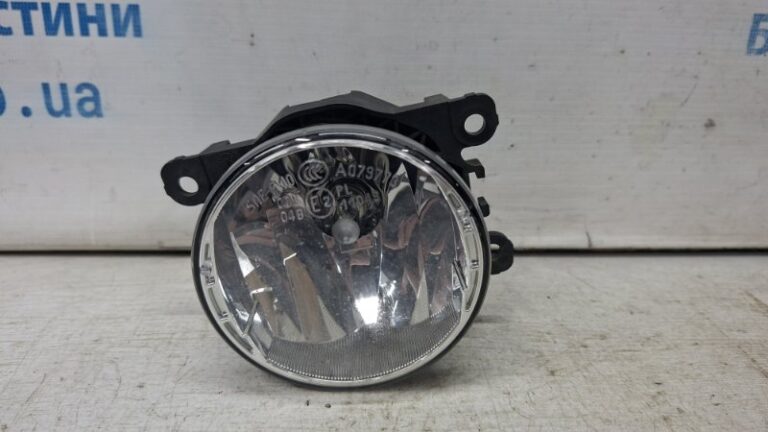Фара противотуманная правая Renault Megane 2008-2016 261500097R (Арт. 72781)