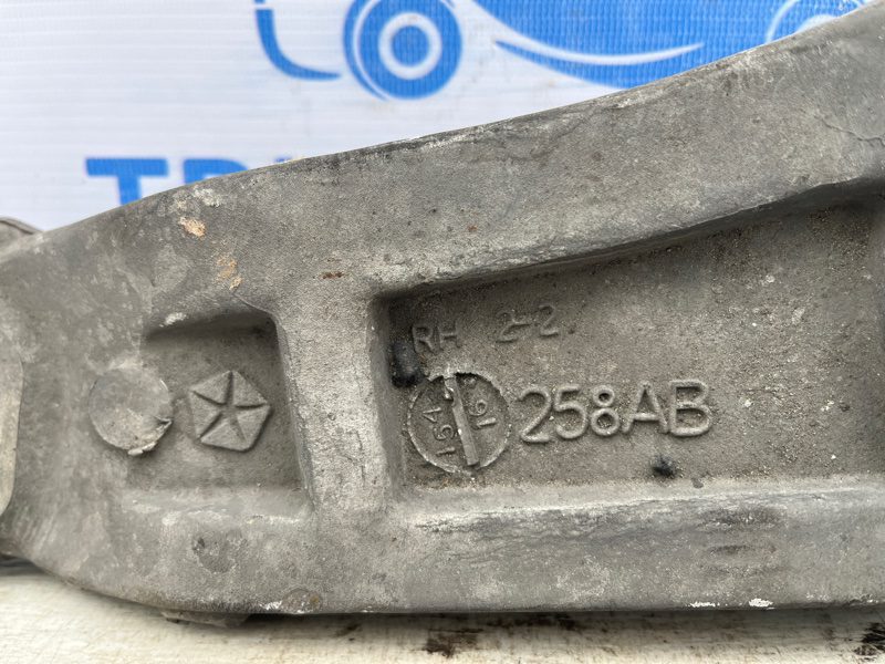 Рычаг передний нижний правый Jeep Cherokee 2013-2019 68210238AF (Арт. 72881) Рычаг передний нижний правый Jeep Cherokee 2013-2019 68210238AF (Арт. 72881)