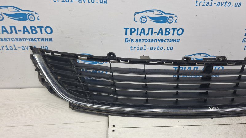 Решетка бампера центральная Renault Megane 2008-2016 622543916R (Арт. 73020) Решетка бампера центральная Renault Megane 2008-2016 622543916R (Арт. 73020)