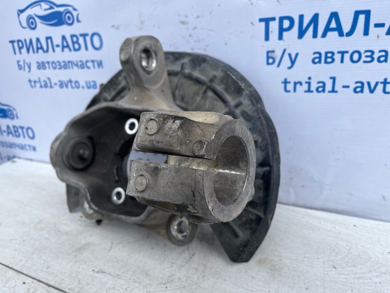 Кулак поворотный левый без ступицы Jeep Cherokee 2013-2019 4877827AF (Арт. 73240) Кулак поворотный левый без ступицы Jeep Cherokee 2013-2019 4877827AF (Арт. 73240)