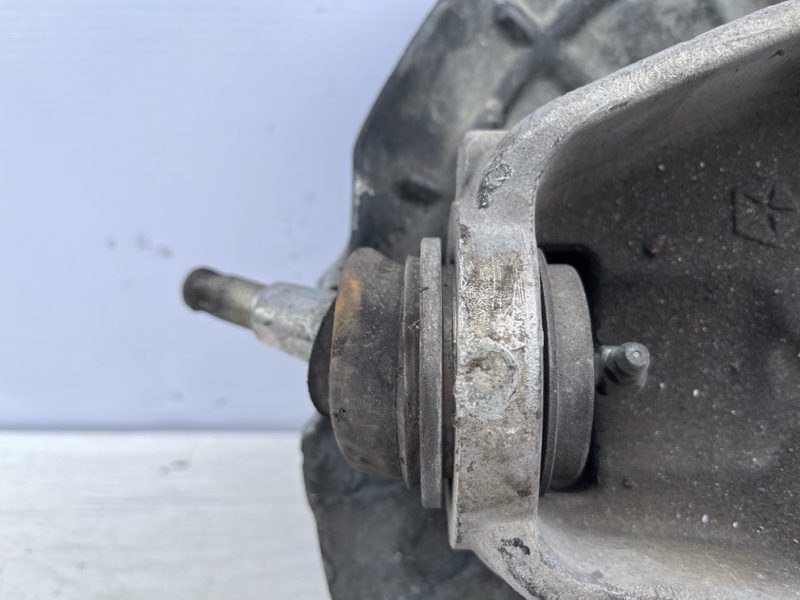 Кулак поворотный левый без ступицы Jeep Cherokee 2013-2019 4877827AF (Арт. 73240) Кулак поворотный левый без ступицы Jeep Cherokee 2013-2019 4877827AF (Арт. 73240)