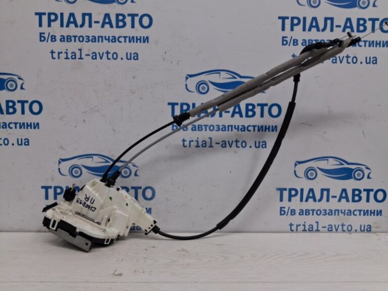 Замок двери передний правый Jeep Cherokee 2013-2019 4589916AD (Арт. 73250)