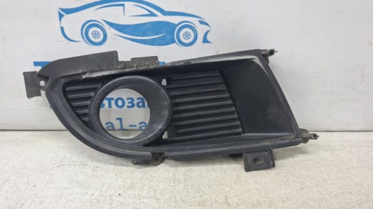 Решетка противотуманки правая Mitsubishi Lancer 2003-2009 MN126456 (Арт. 73876)
