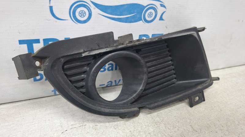 Решетка противотуманки правая Mitsubishi Lancer 2003-2009 MN126456 (Арт. 73876) Решетка противотуманки правая Mitsubishi Lancer 2003-2009 MN126456 (Арт. 73876)
