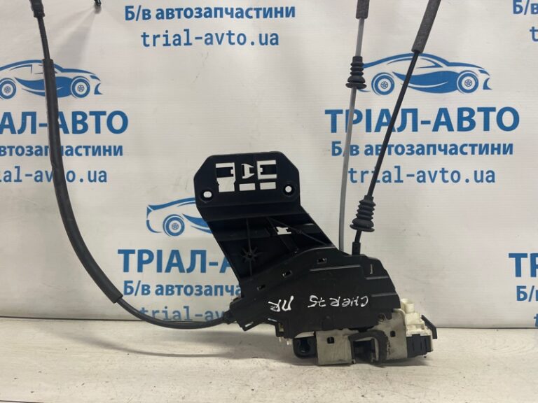 Замок двери передний правый Jeep Cherokee KL 2.4 БЕНЗИН ED6 2013 (б/у)