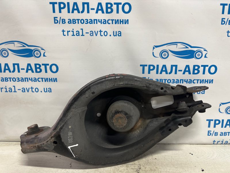 Рычаг задней подвески нижний поперечный (под пружину) Acura MDX YD2 3.7 БЕНЗИН J37A1 2006 (б/у) Рычаг задней подвески нижний поперечный (под пружину) Acura MDX YD2 3.7 БЕНЗИН J37A1 2006 (б/у)