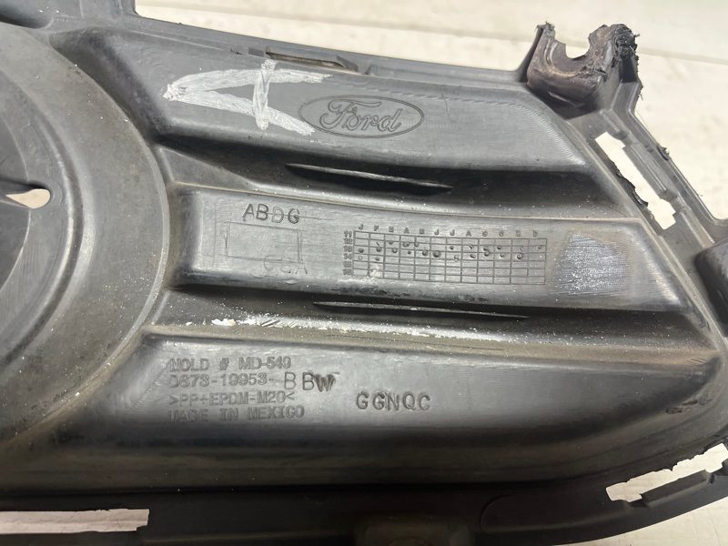 Решетка противотуманки левая Ford Fusion USA 2013-2020 DS7Z17B814BB (Арт. 74179) Решетка противотуманки левая Ford Fusion USA 2013-2020 DS7Z17B814BB (Арт. 74179)