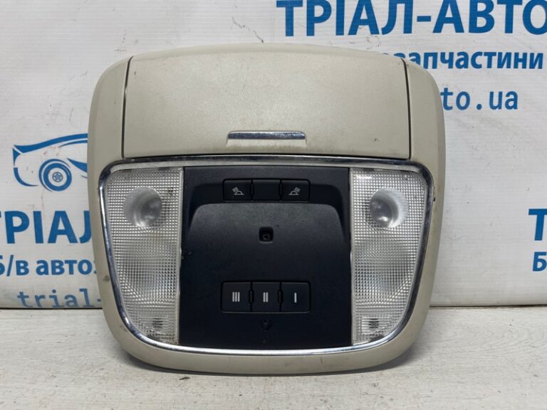 Плафон передний Jeep Grand Cherokee 2010-2022  (Арт. 74825)