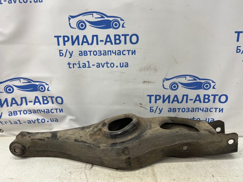 Рычаг задней подвески нижний поперечный (под пружину) Mitsubishi Pajero Wagon 1999-2006 MR418558 (Арт. 75918) Рычаг задней подвески нижний поперечный (под пружину) Mitsubishi Pajero Wagon 1999-2006 MR418558 (Арт. 75918)