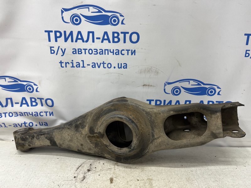 Рычаг задней подвески нижний поперечный (под пружину) Mitsubishi Pajero Wagon 1999-2006 MR418558 (Арт. 75918) Рычаг задней подвески нижний поперечный (под пружину) Mitsubishi Pajero Wagon 1999-2006 MR418558 (Арт. 75918)