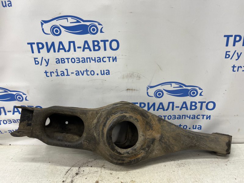 Рычаг задней подвески нижний поперечный (под пружину) Mitsubishi Pajero Wagon 1999-2006 MR418670 (Арт. 75920) Рычаг задней подвески нижний поперечный (под пружину) Mitsubishi Pajero Wagon 1999-2006 MR418670 (Арт. 75920)