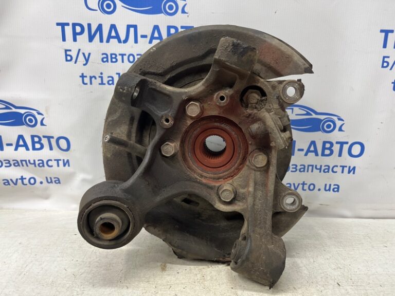 Цапфа задняя правая со ступицей Mitsubishi Pajero Wagon 1999-2006 MR992532 (Арт. 75929)