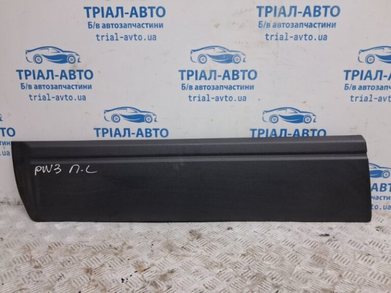Накладка двери Mitsubishi Pajero Wagon 1999-2006 MN117287 (Арт. 75981)