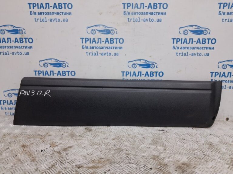 Накладка двери Mitsubishi Pajero Wagon 1999-2006 MN117288 (Арт. 75982)