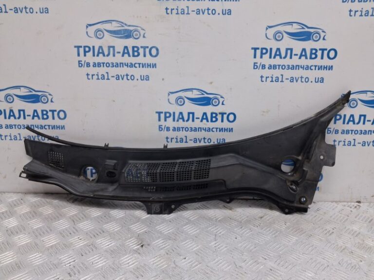 Дефлектор дворников Infiniti FX 2002-2008 66863-CG01A (Арт. 76015)