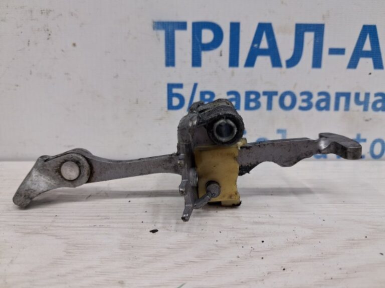 Ограничитель двери передний левый Renault Megane 2008-2016 804303543R (Арт. 76342)