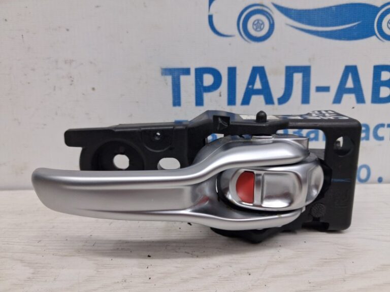 Ручка двери внутренняя правая Jeep Cherokee 2013-2019 68227250AA (Арт. 76379)