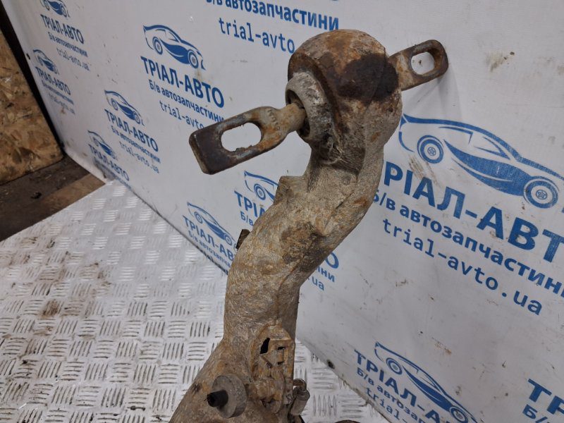 Рычаг задней подвески продольный правый Fiat Doblo 2010-2025 51810117 (Арт. 76637) Рычаг задней подвески продольный правый Fiat Doblo 2010-2025 51810117 (Арт. 76637)