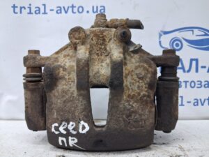 Суппорт передний правый Kia Ceed 2007-2012 581301H000 (Арт. 76756)
