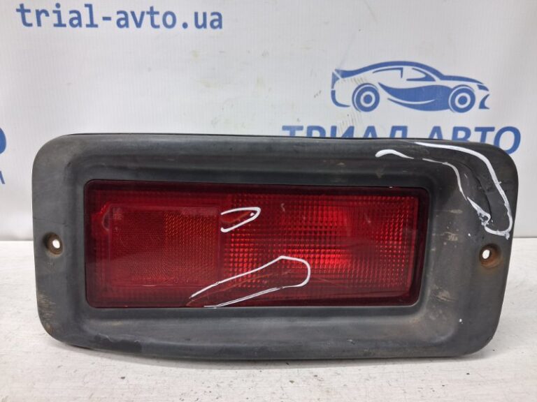 Катафот левый Mitsubishi Pajero Sport 1996-2008 MR465017 (Арт. 77237)