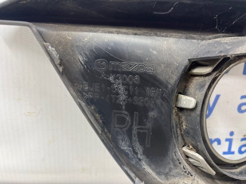 Решетка противотуманки правая Mazda 3 2013-2019 BJE150C11A (Арт. 77361) Решетка противотуманки правая Mazda 3 2013-2019 BJE150C11A (Арт. 77361)