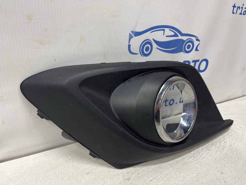 Решетка противотуманки левая Mazda 3 2013-2019 BJE150C21A (Арт. 77362) Решетка противотуманки левая Mazda 3 2013-2019 BJE150C21A (Арт. 77362)